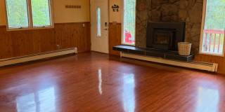 South Anchorage 3 Bedroom/1.75 Bath Home with Sun Room! Gallery 1
