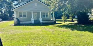 3 Bedroom  2.5 Bath  with nice open yard! Gallery 1