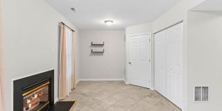 45426 Clarkes Crossing Square Gallery 8