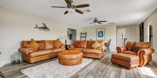 250 E Central Boulevard Gallery 16