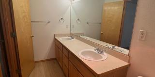 2 bedroom 2 bath duplex for rent in Grants  Pass Gallery 14
