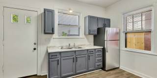 2231 Flora Street Gallery 7