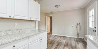 3BR in Oakland City Gallery 12