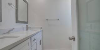 437-441 Queen St Gallery 39