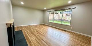 ½ Month Free! Beautifully Updated 3-Bedroom Ranch, Exceptional Amenities, Fenced Backyard, and 2-Car Garage! Gallery 9