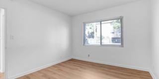 1545 N Laurel Gallery 12