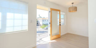 Stylishly Remodeled 1-Bed/1-Bath Gem in Crown Point / Pacific Beach. Only $1500 DEPOSIT! Gallery 9