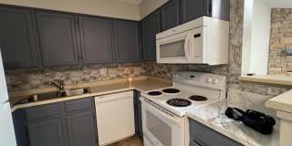 Charming 2BR Townhome in Aurora Gallery 22
