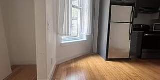 227 E 14th St Gallery 3