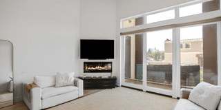 118 South Kenwood Street Gallery 7