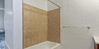 Bright 3 Bedroom, 1.5 Bath Home with Private Yard! Gallery 13