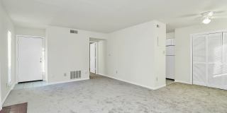 One Month Off Rent Special on Adorable One Bedroom Condo in the Heathstead Community! Gallery 5