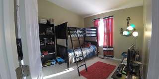 Room in 4 Bedroom Home at Haywards Heath Ln Gallery 6