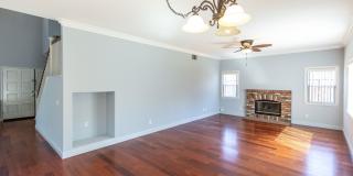 Spacious 6 Bedroom Home With Huge Backyard! Gallery 5