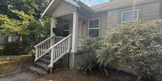 Charming 2BR/1BA Campus House Gallery 1
