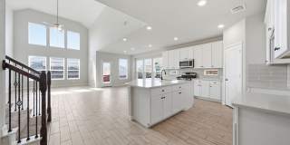 Charming 4-Bedroom Home in Westpoint – Community Amenities & Prime Location! Gallery 1