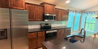 Beautiful 3 Bed / 2 Bath Home in Webb City – 1104 Lakeview Drive Gallery 5