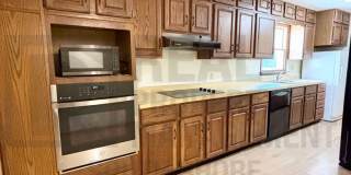 Sprawling 3Bed/2Bath Ranch in the Heart of Valpo Gallery 7