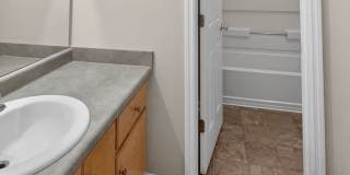 RATE DROP ALERT (was $2200/month) and MOVE-IN SPECIAL: 1st FULL MONTH'S RENT FREE* Gallery 15
