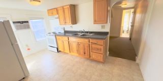 Charming studio apartment for rent! - All utilities included except Electric - 1121-A Shenandoah st. Gallery 1