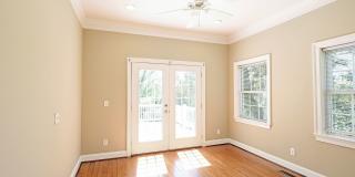 Charming Move-in Ready Downtown Home With Updates Charming Move-in Ready Downtown Home With Updates Gallery 10