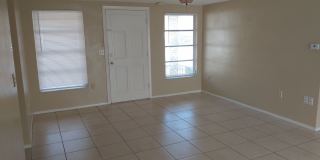 2 Bed/2 Bath 1200 Sq. Ft. home with BONUS ROOM, indoor laundry & a fenced yard!! Gallery 3