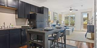 The Vance at Huebner Oaks Gallery 26