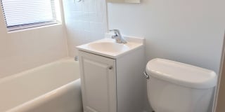 4455 S. Greenwood Avenue Gallery 21