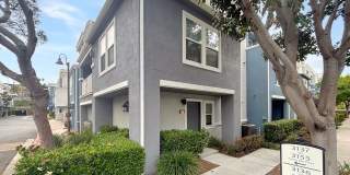 SD: Bright 2BD/2.5BA Townhome in Point Loma with Fireplace, Private Balcony & Tandem Garage Gallery 25