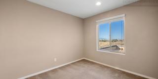 1 MO. FREE RENT! Gorgeous Corner-Lot Townhouse with Mountain Views Gallery 20