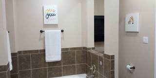 Room in 3 Bedroom Home at Arabian King Gallery 23