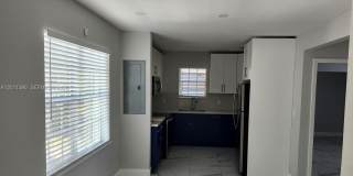1023 SW 12th Ct Gallery 8