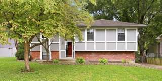 312 Northeast Lakeview Drive 312 Northeast Lakeview Drive Gallery 1
