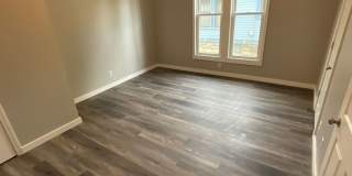 *August 2028* 5 Bedroom house 1 block off Kirkwood FULLY RENOVATED Gallery 17