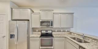 Beautiful Townhome at Magnolia Park! Gallery 3