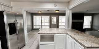 Amazing 4/2.5 in Prime Location! Minutes from Texas Tech and Hospitals! Gallery 18