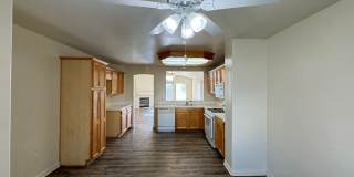 Beautiful home in Riverlakes Community Gallery 7