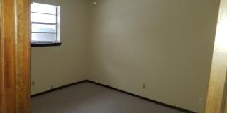 quiet complex, 1200 sq feet , walk in closet second floor Gallery 4