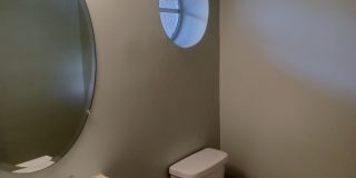 Townhouse with Amenities Galore: 3 BR / 2.5 Bath In The Colonnade Community Gallery 11