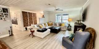 Nice 3 Bedroom (+Bonus Room) Home For Rent - Includes Weekly Pool & Monthly Cleaning Services! Gallery 8