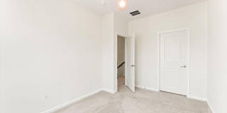 41715 MCMONAGLE Square Gallery 38