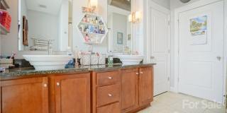 Room in 3 Bedroom Townhome at Steel Yard Ct Gallery 32