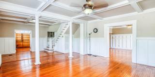 1701 ELM Street Gallery 9