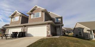 Large 3 bedroom, 2.5 Bath townhome available now! Gallery 1