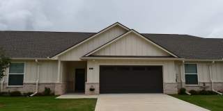 Hamilton Meadows Gated Community! Lovely, Modern 2 Bedroom, 2 Bath Home w/Garage Gallery 1