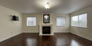 Grand 5 Bedroom Home Featuring 19ft Ceilings, Family Room & Main-Level Suite Gallery 24