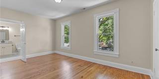 1611 McDaniel Street Gallery 22