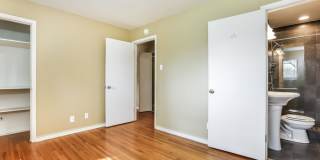 319 Oak Lane Gallery 10