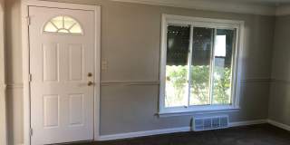 2-BED, 1 BATH BEAUTIFUL SINGLE- FAMILY HOME IN MAPLE HEIGHTS! Gallery 1