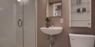 2106 10TH Street NW Gallery 28